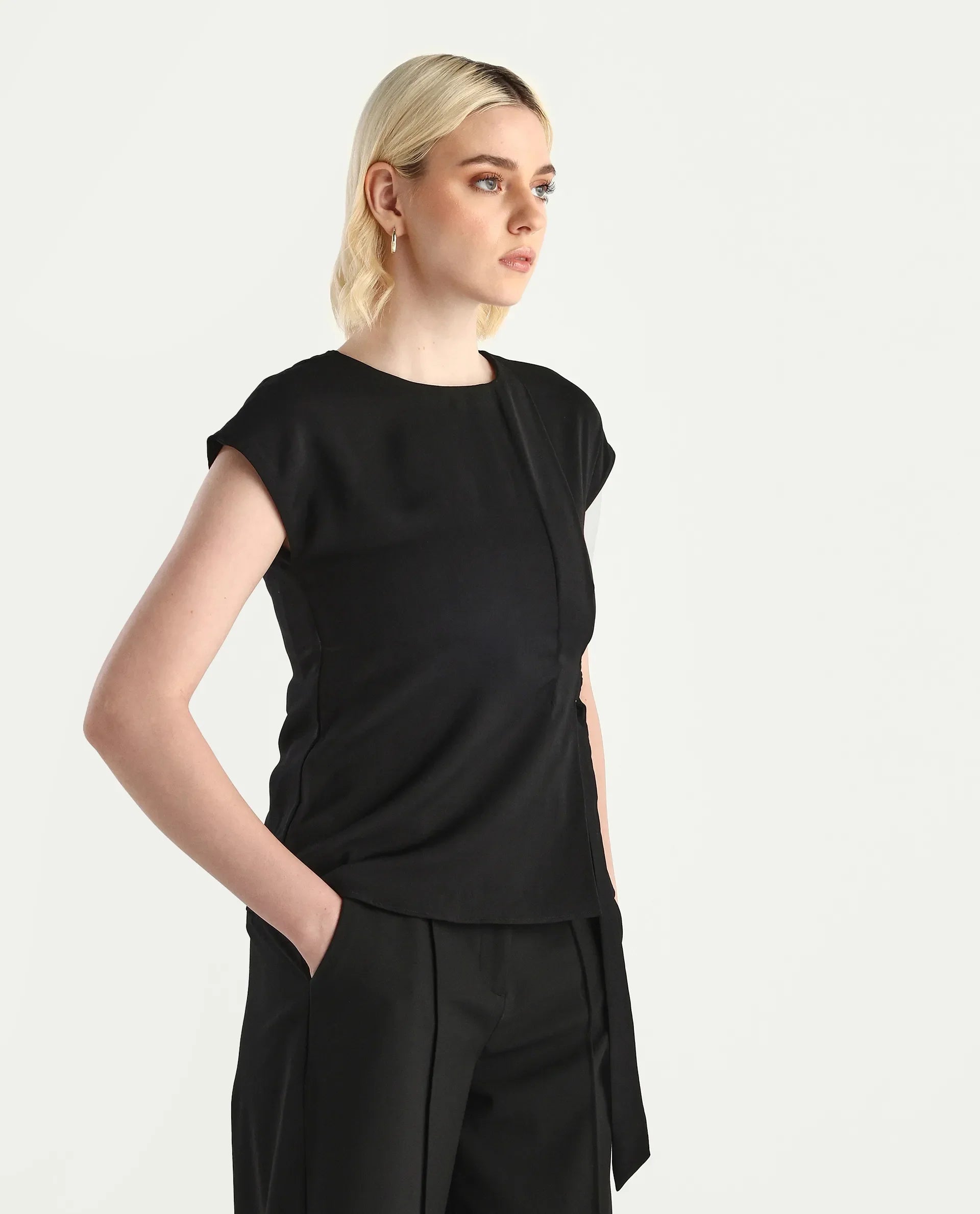 Rareism Women's Mardin Black Polyester Crew Neck Regular Fit Plain Top